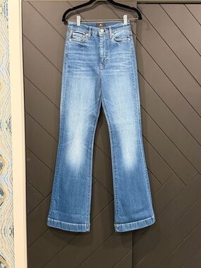 NWOT 7 For All Mankind High-Rise Light Blue Women's Jeans - Flare Leg